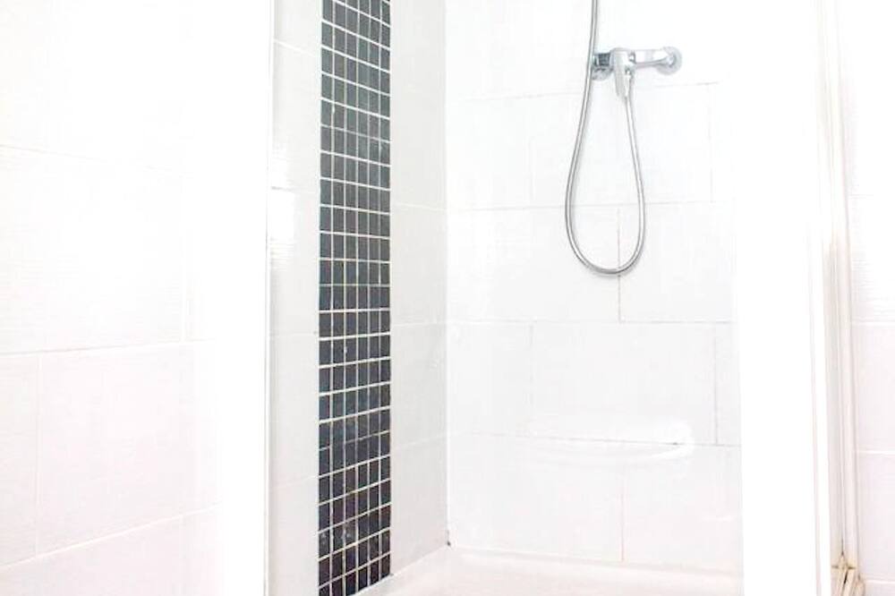 Photo of Bathroom in Roissy-en-Brie