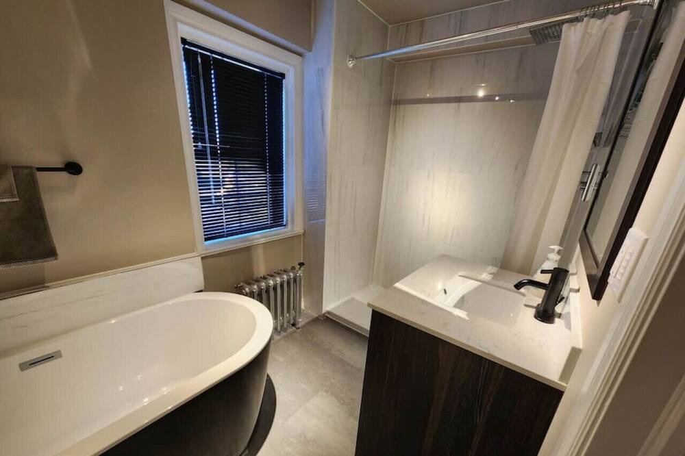 Photo of Bathroom in Plantagenet