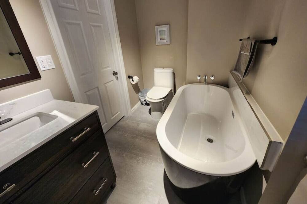 Photo of Bathroom in Plantagenet