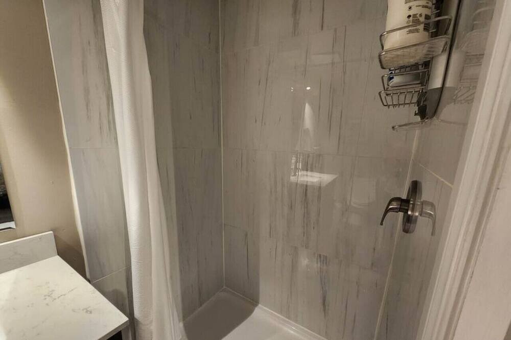 Photo of Bathroom in Plantagenet