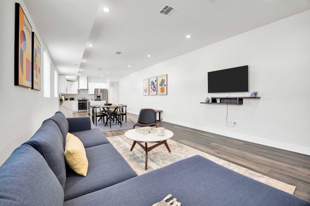 Photo of Livingroom in Westlake