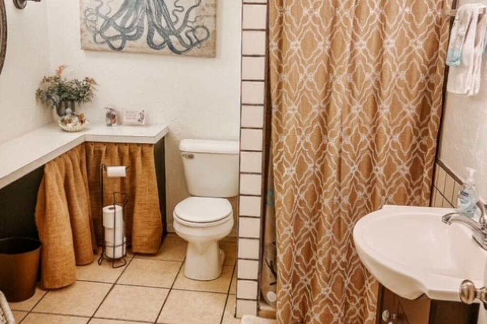 Photo of Bathroom in Tahlequah