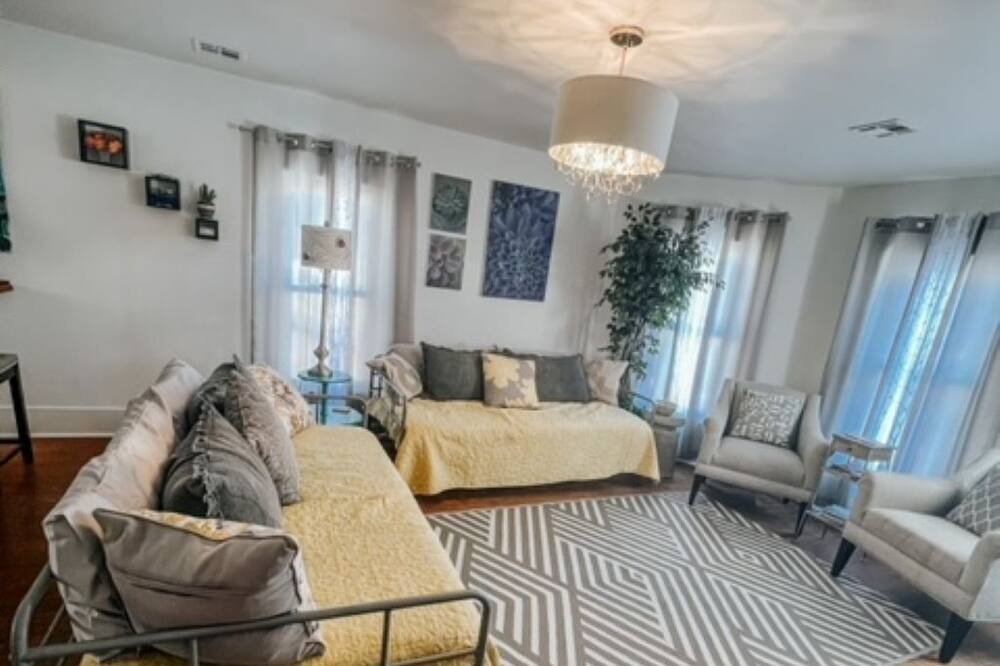 Photo of Livingroom in Tahlequah