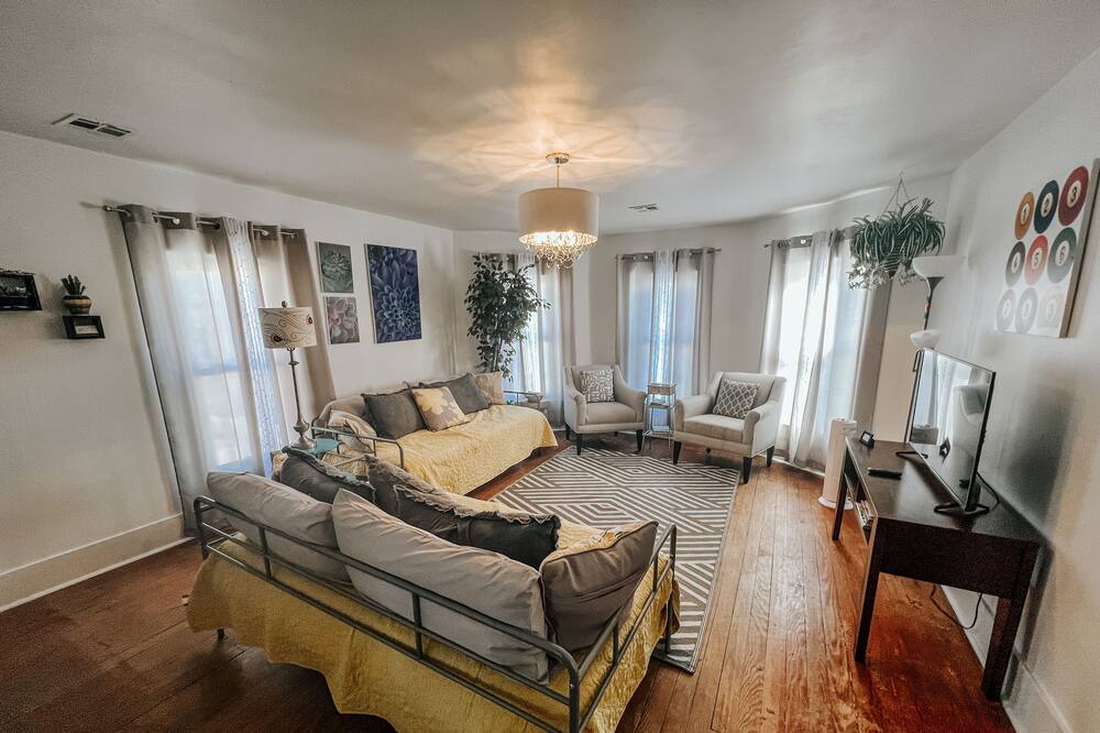 Photo of Livingroom in Tahlequah