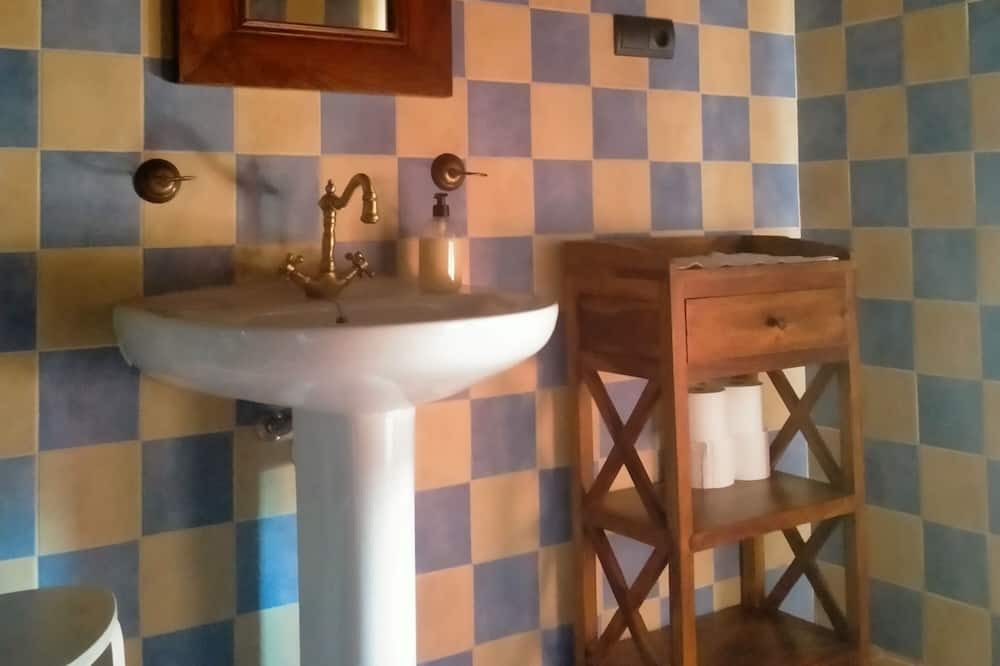 Photo of Bathroom in Tejado