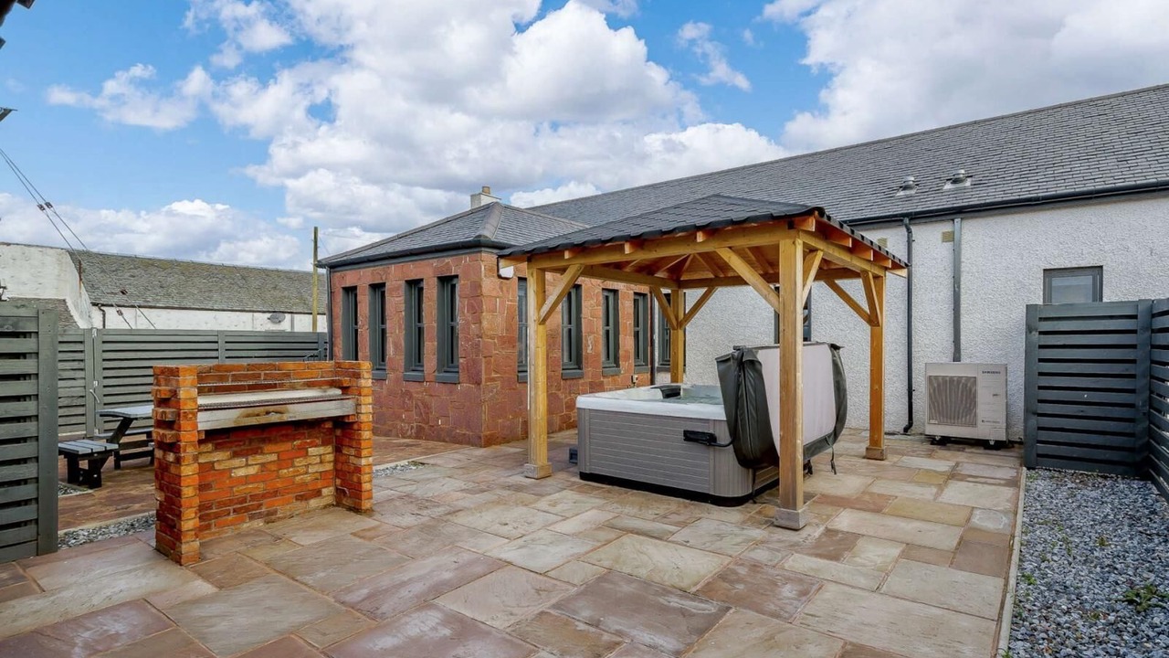 Photo of Others in Alexandria