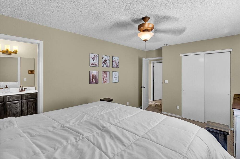 Photo of Bedroom in Biggs Field