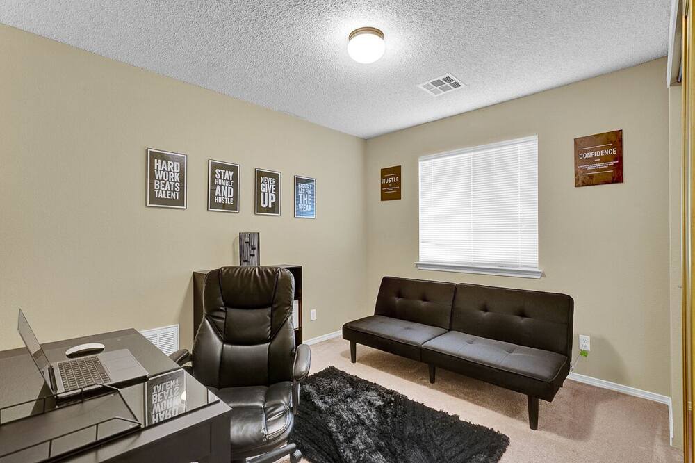 Photo of Livingroom in Biggs Field