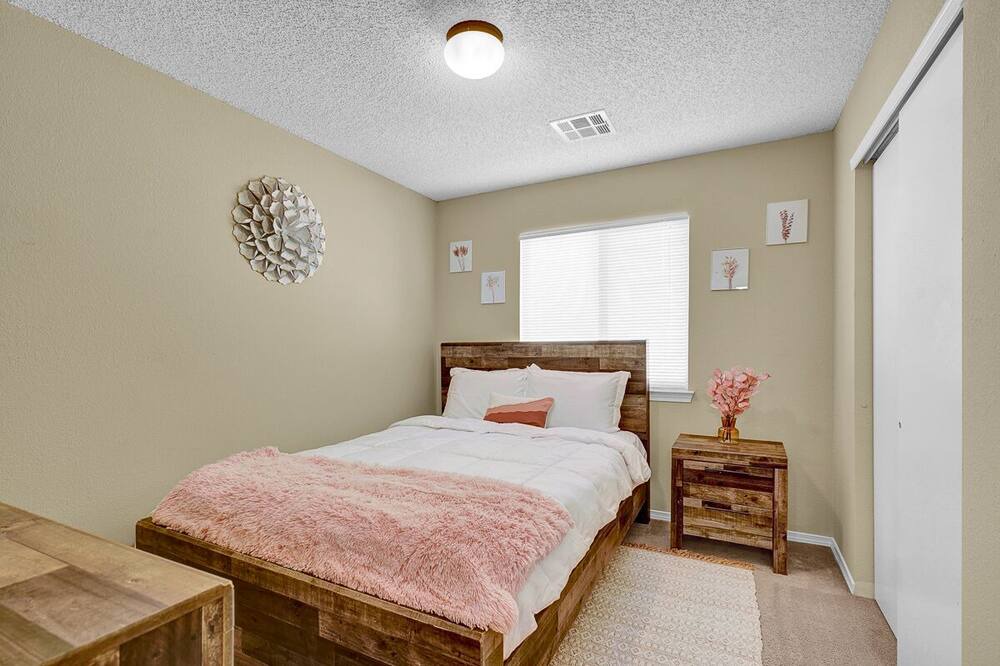 Photo of Bedroom in Biggs Field
