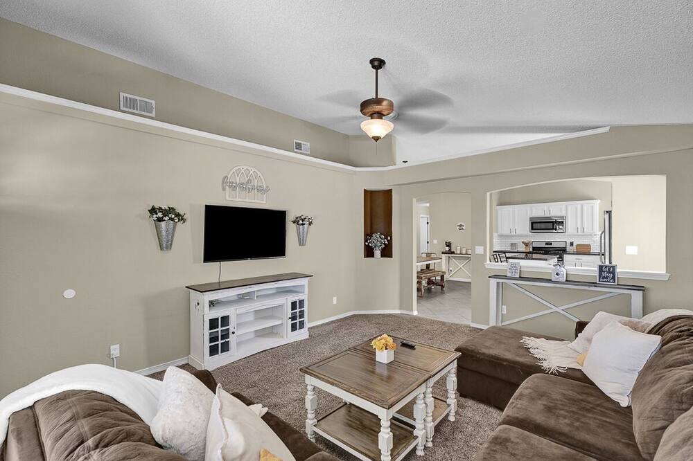Photo of Livingroom in Biggs Field