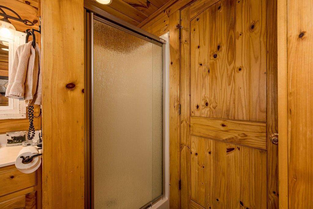 Photo of Others in Gatlinburg - Pigeon Forge