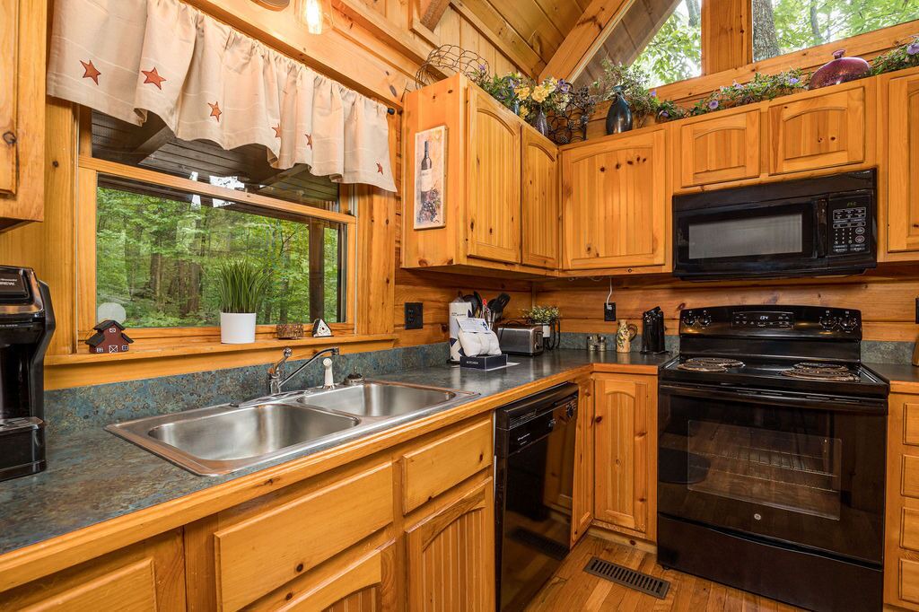 Photo of Kitchen in Gatlinburg - Pigeon Forge
