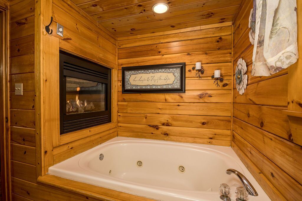 Photo of Bathroom in Gatlinburg - Pigeon Forge