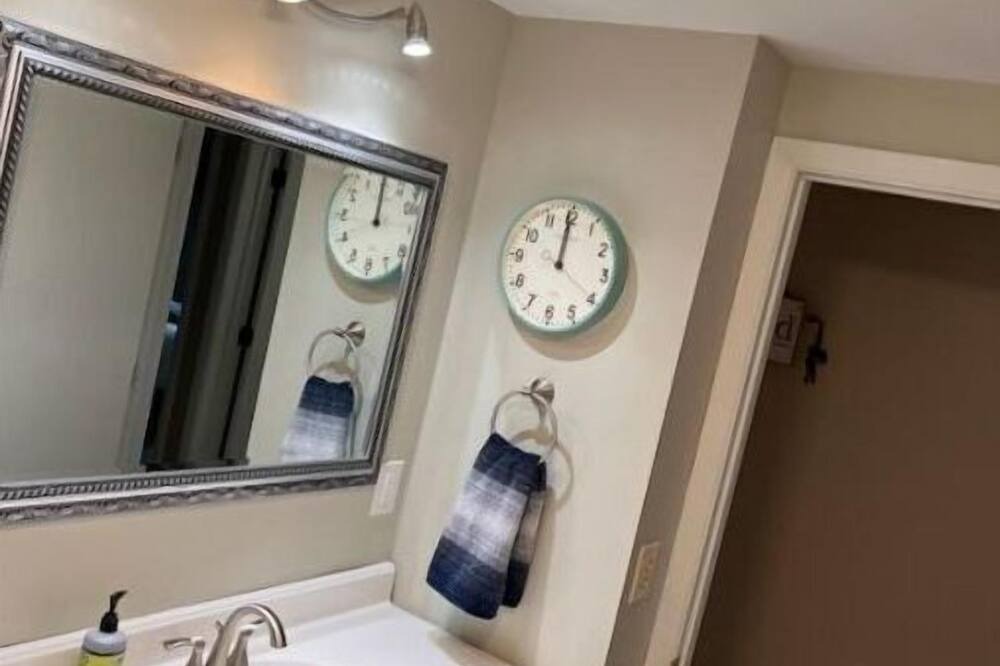 Photo of Bathroom in Dollar Bay