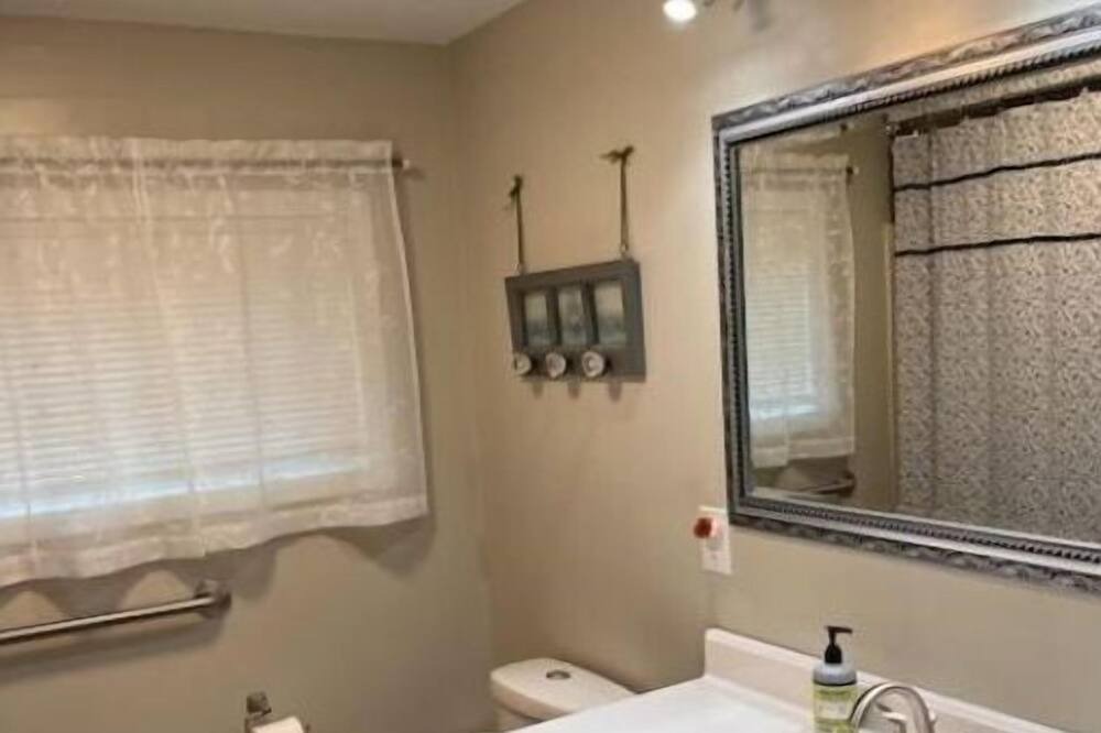 Photo of Bathroom in Dollar Bay