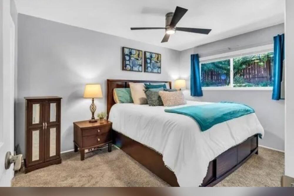 Photo of Bedroom in Vine Hill