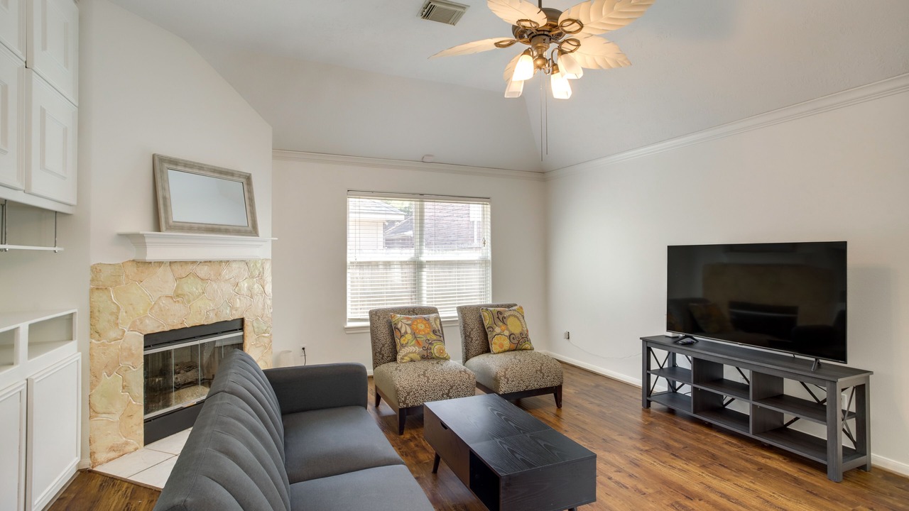 Photo of Livingroom in Spring