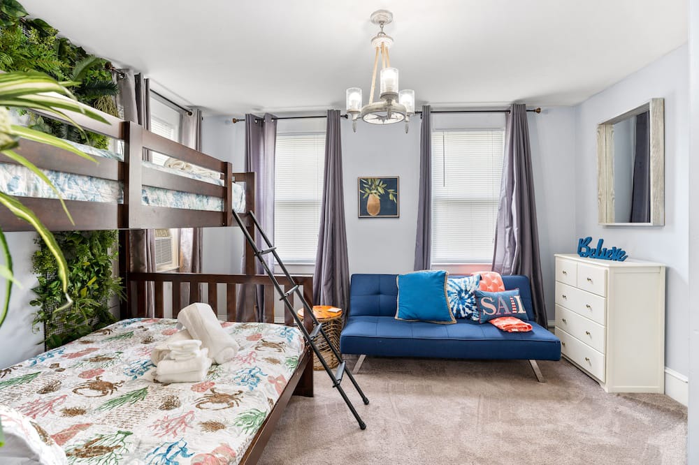 Photo of Livingroom in Kingston