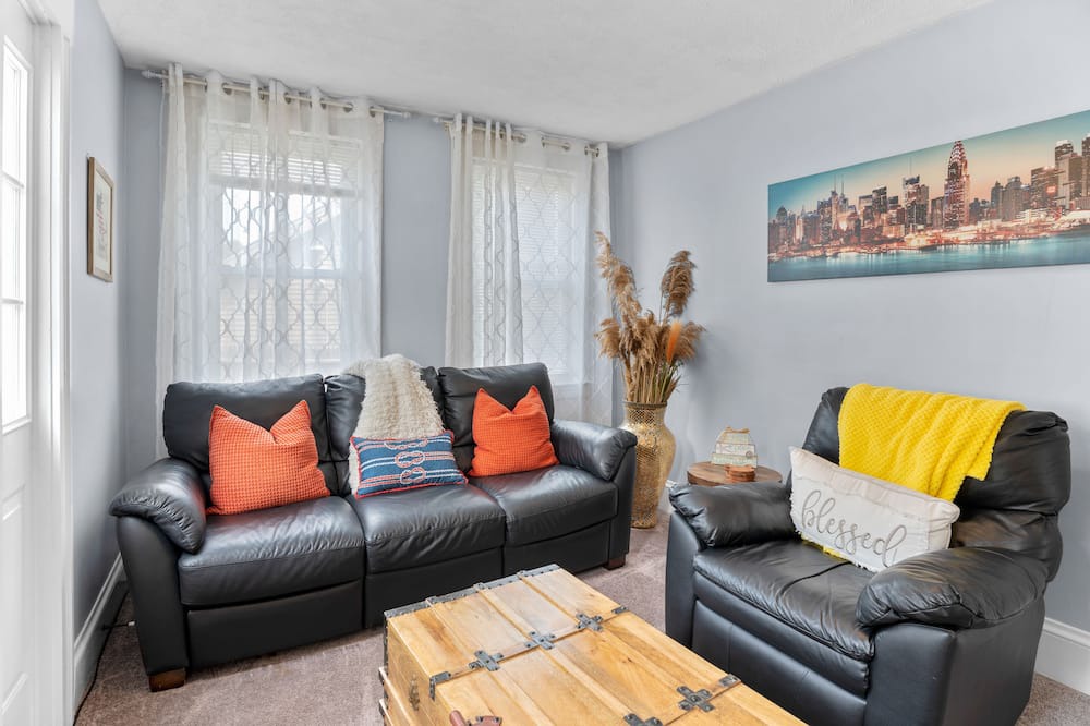 Photo of Livingroom in Kingston