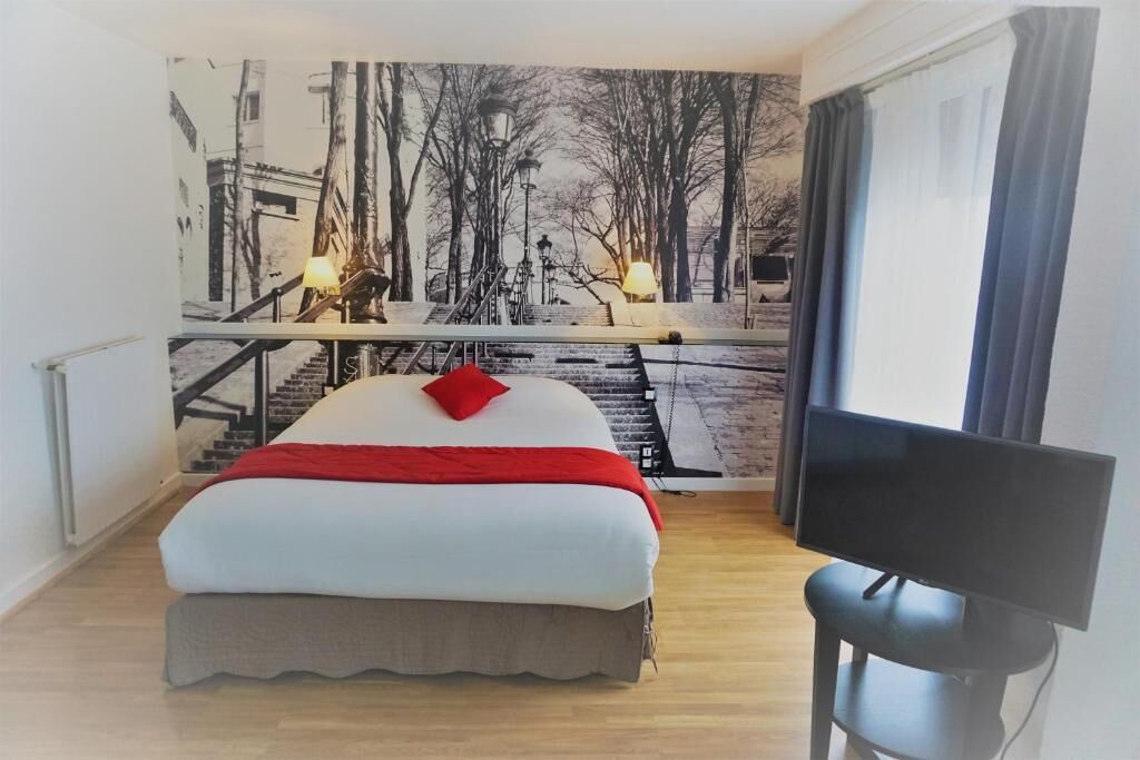 Photo of Others in Orsay