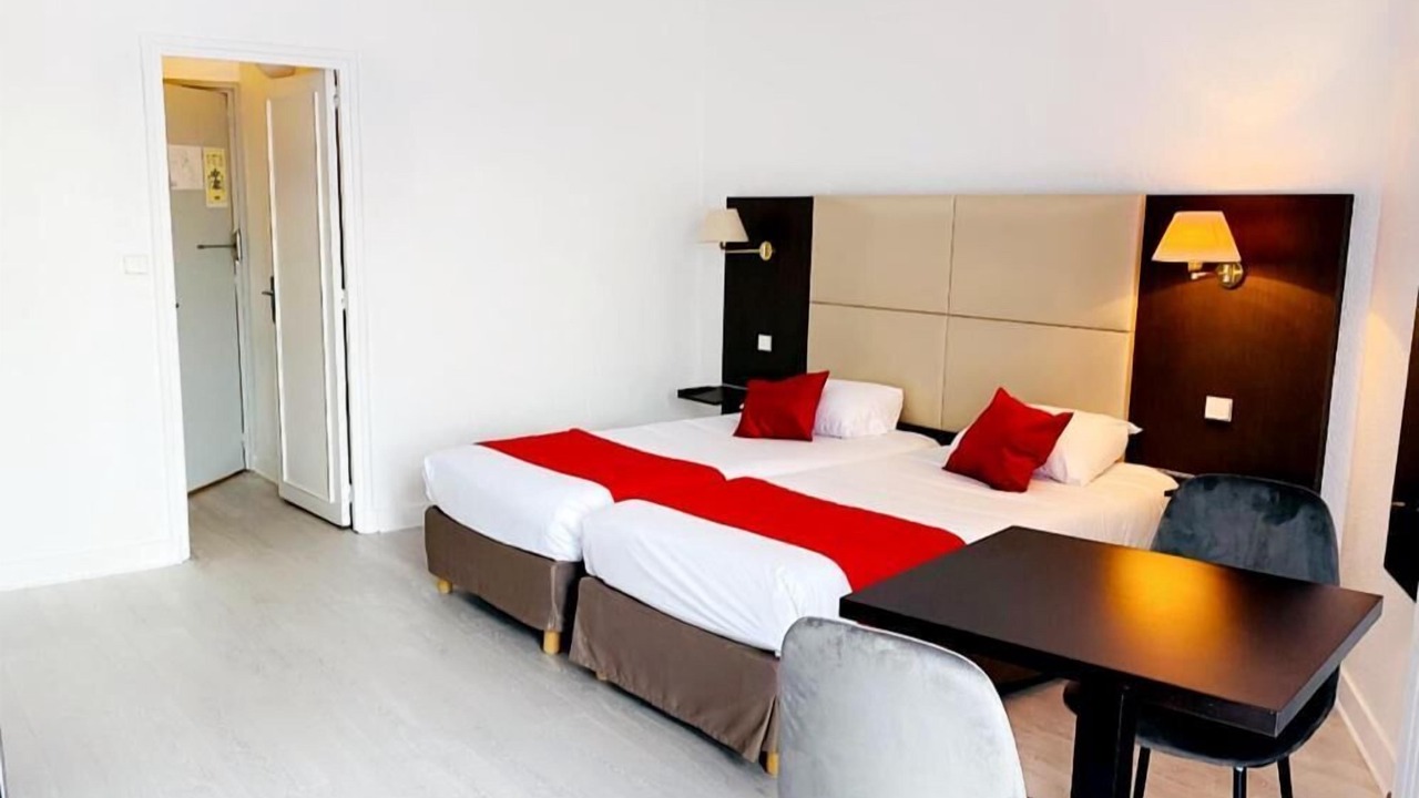 Photo of Others in Orsay