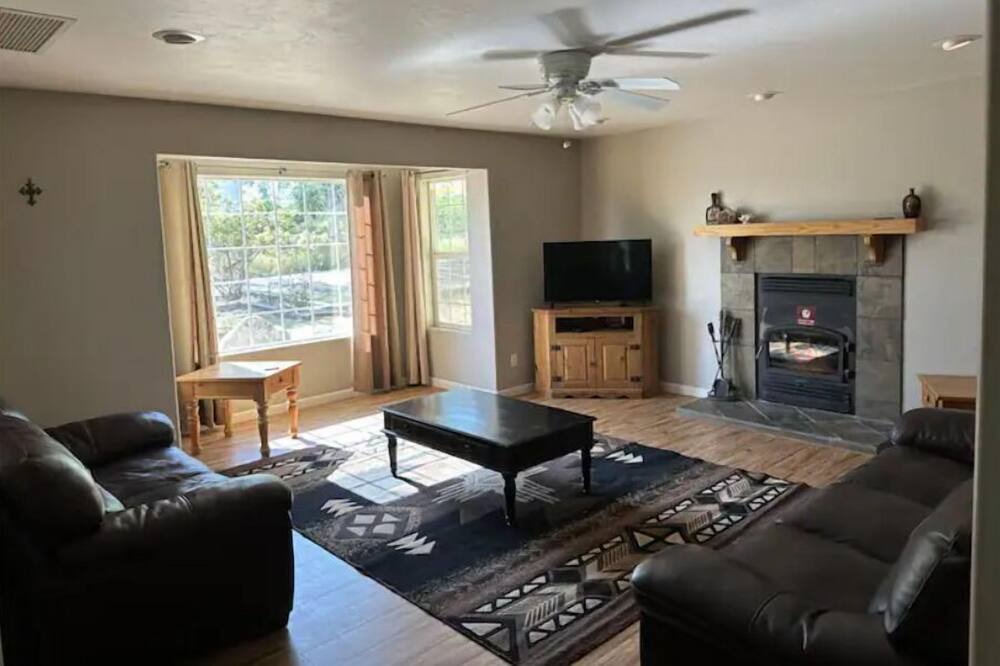 Photo of Livingroom in Mariposa