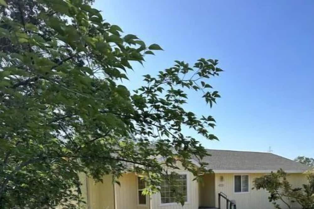 Photo of Outdoor in Mariposa