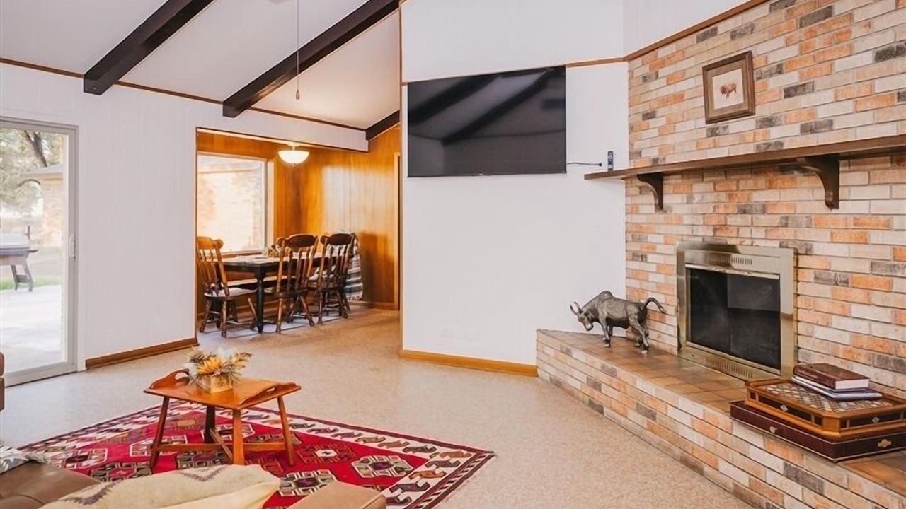 Photo of Livingroom in Milam County
