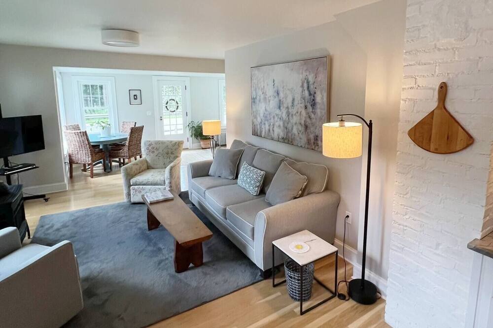 Photo of Livingroom in Williamstown