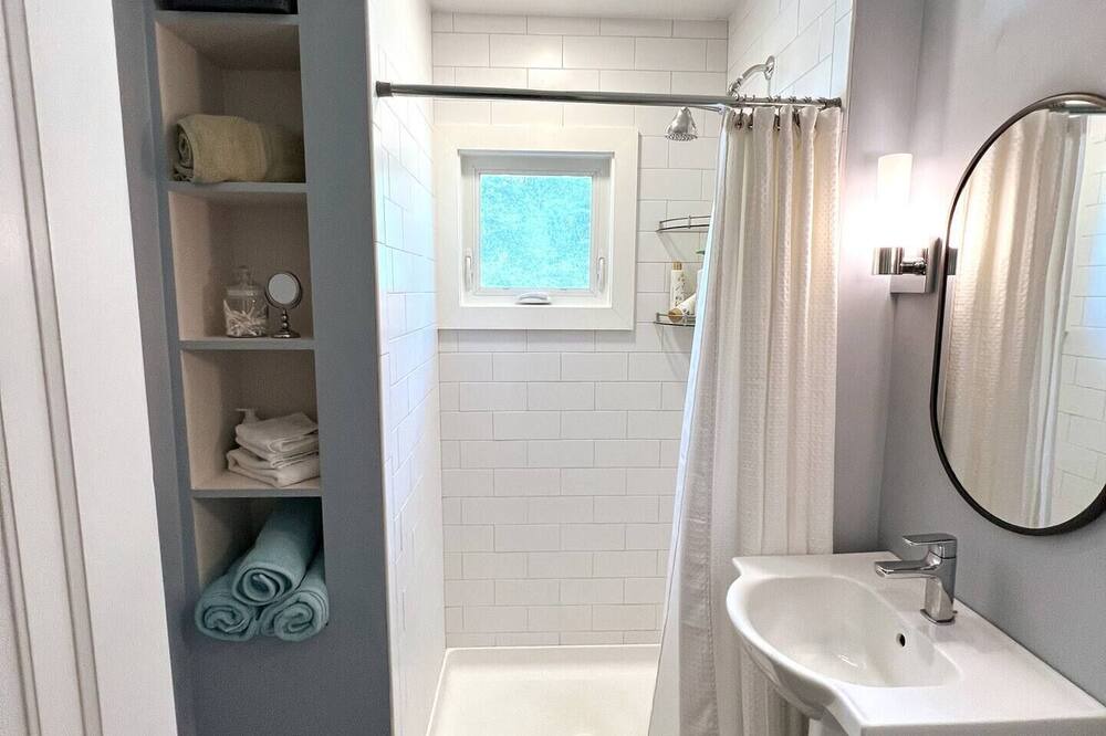 Photo of Bathroom in Williamstown