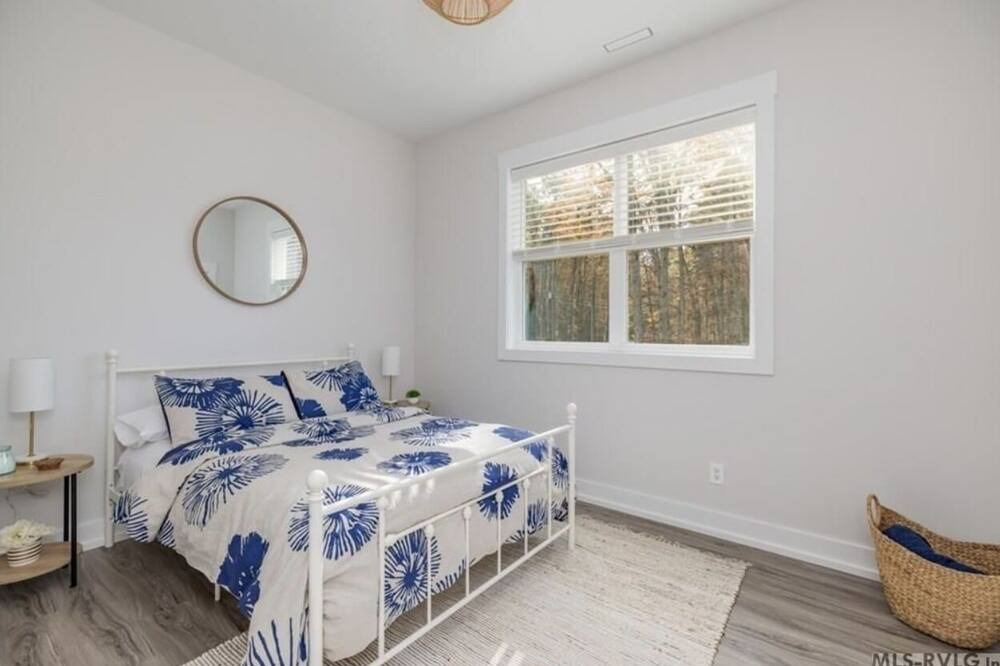 Photo of Bedroom in Quail Ridge