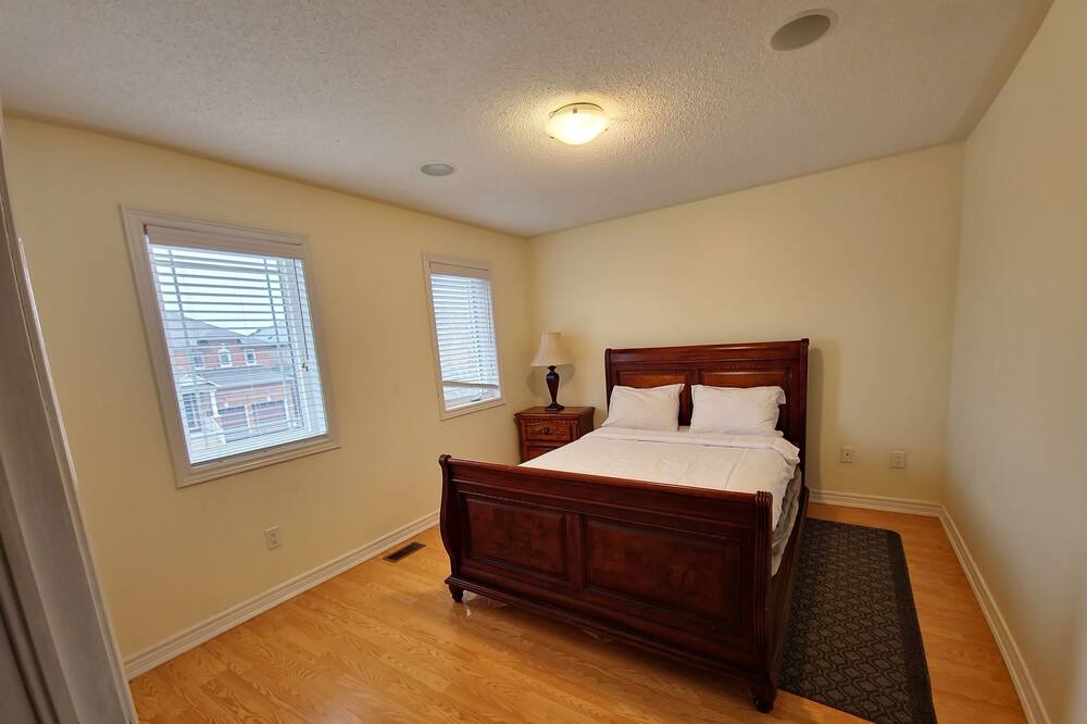 Photo of Bedroom in Richmond Hill