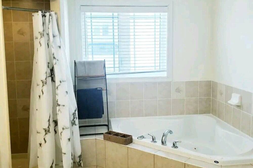 Photo of Bathroom in Richmond Hill