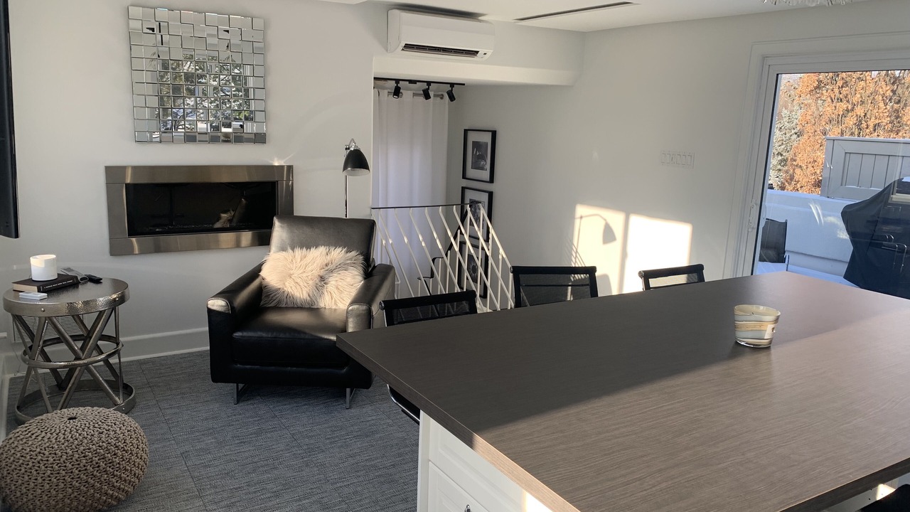 Photo of Livingroom in Burlington