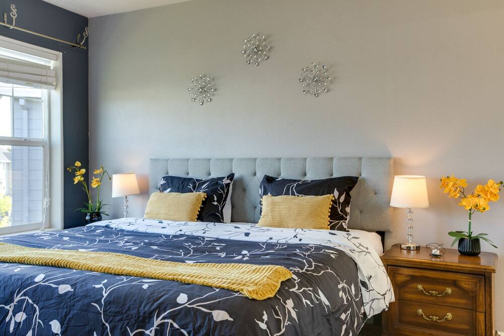 Photo of Bedroom in Bull Mountain