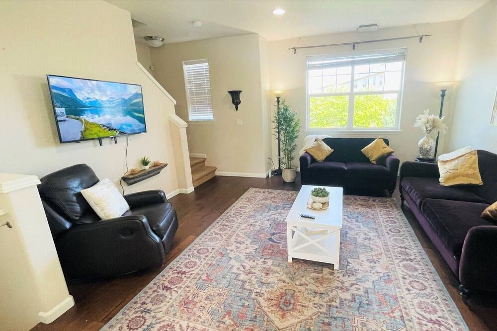 Photo of Livingroom in Bull Mountain