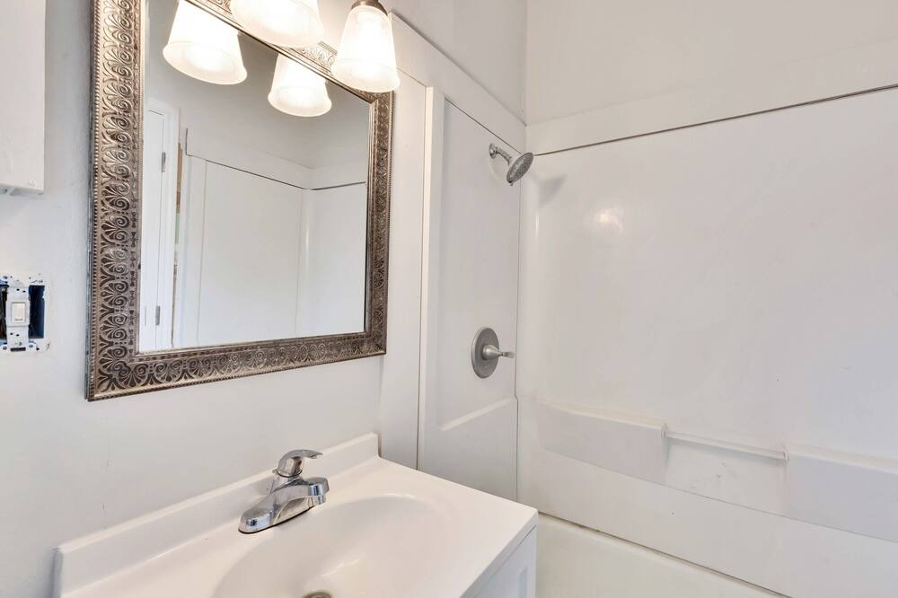 Photo of Bathroom in Manchaca