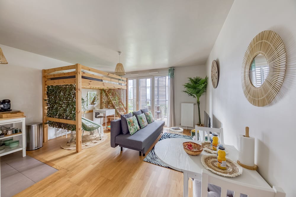 Photo of Livingroom in Palaiseau