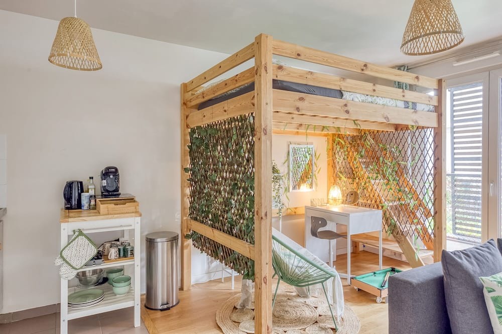 Photo of Others in Palaiseau