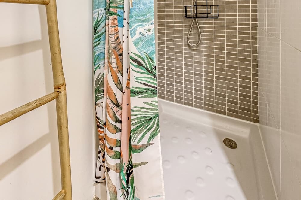 Photo of Bathroom in Palaiseau