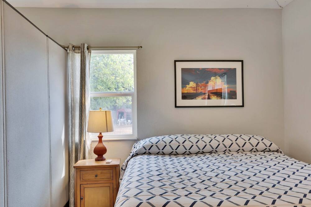 Photo of Bedroom in Manchaca