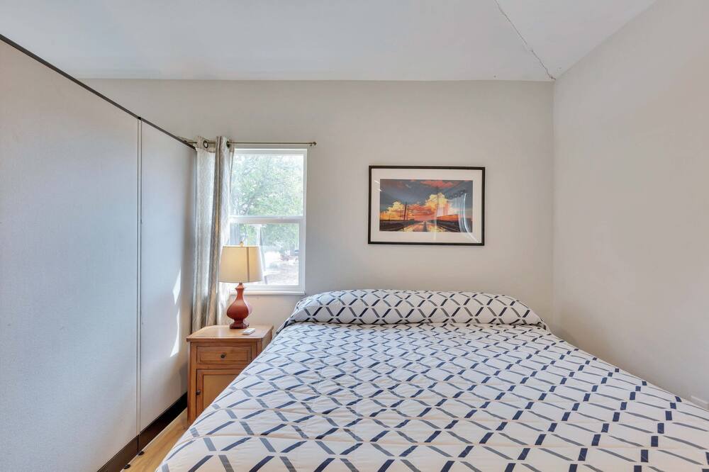 Photo of Bedroom in Manchaca