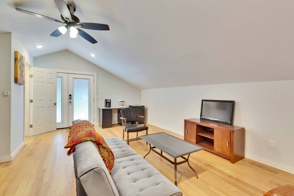 Photo of Livingroom in Manchaca
