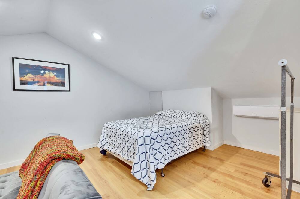 Photo of Bedroom in Manchaca