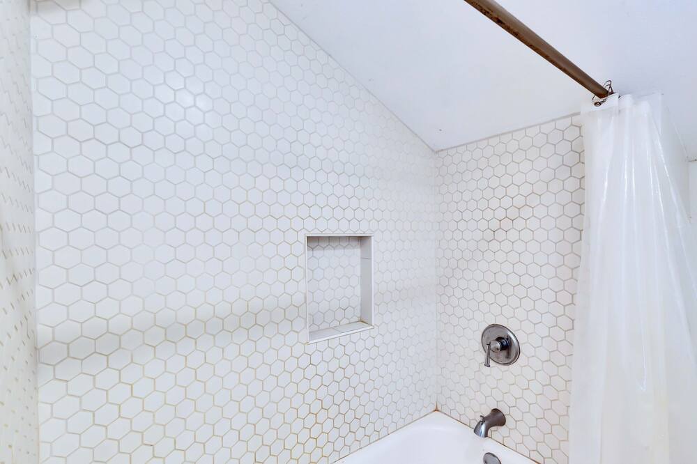 Photo of Bathroom in Manchaca