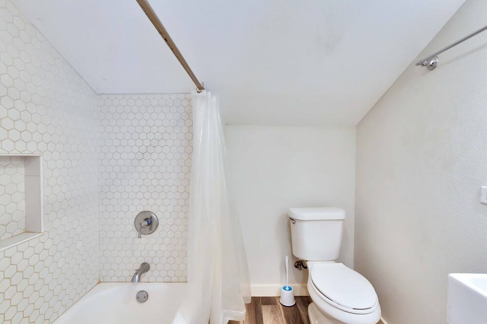 Photo of Bathroom in Manchaca
