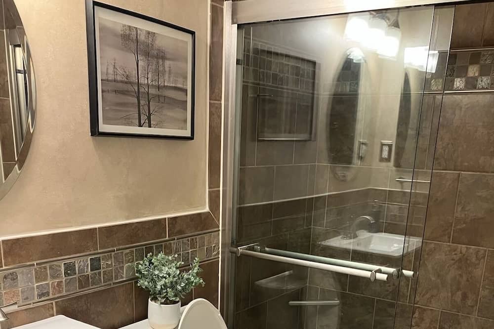 Photo of Bathroom in Rochelle
