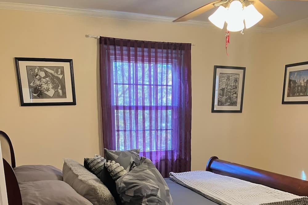 Photo of Bedroom in Rochelle