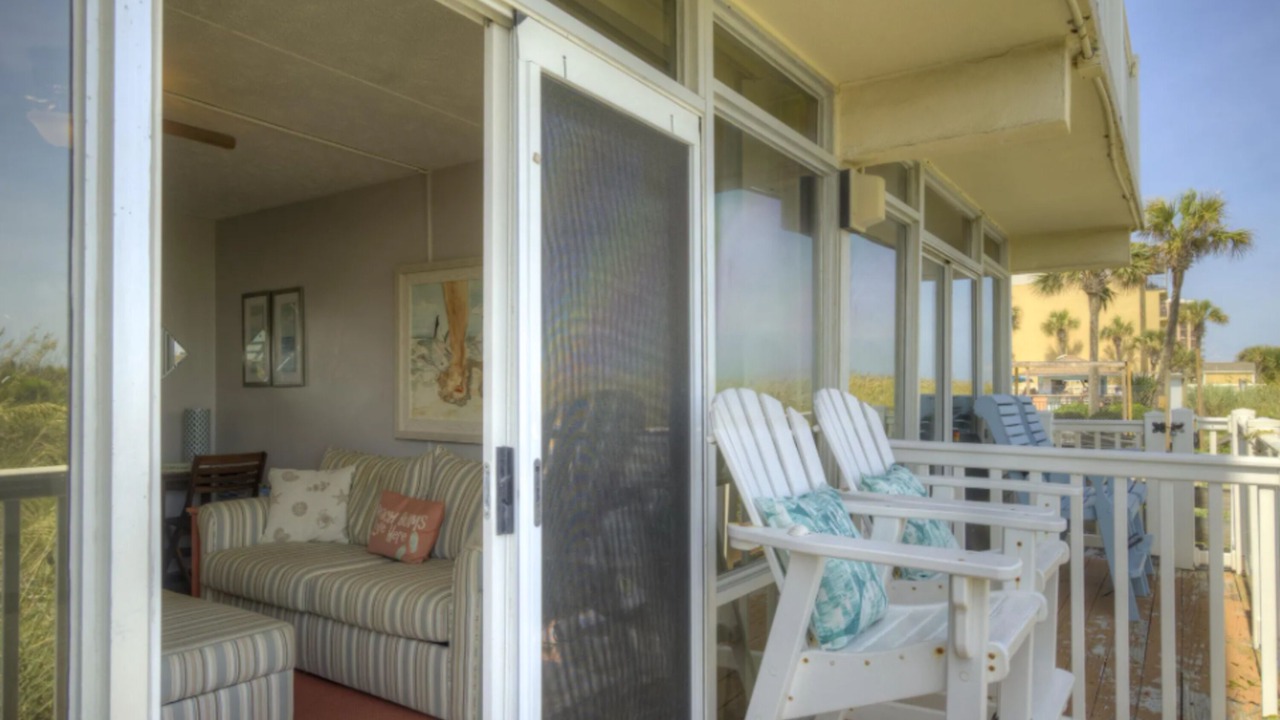 Photo of Patio Balcony in Crescent Beach