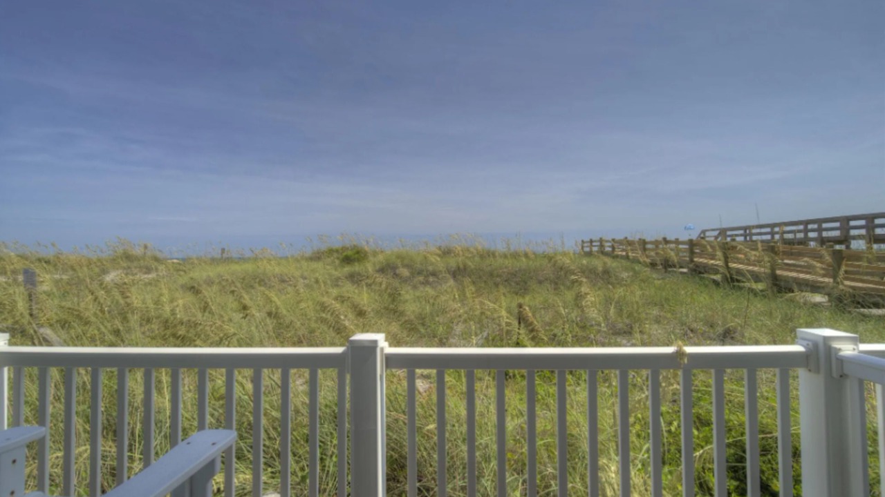 Photo of Patio Balcony in Crescent Beach